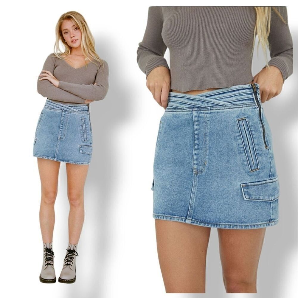 PacSun Crossover Waist Cargo Skate Denim Mini Skirt in Light Blue Size 24